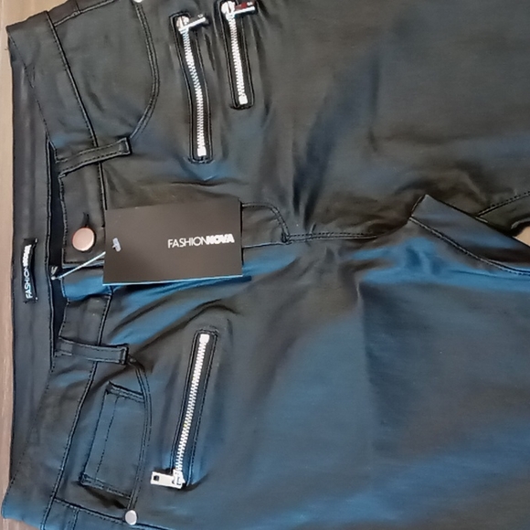 Fashion Nova Black Faux Leather Everlong Moto Pants Size L - Picture 4 of 6